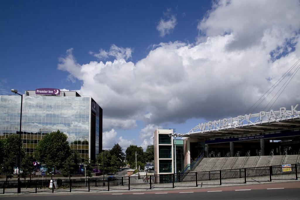 Premier Inn London Wembley Park Exterior foto